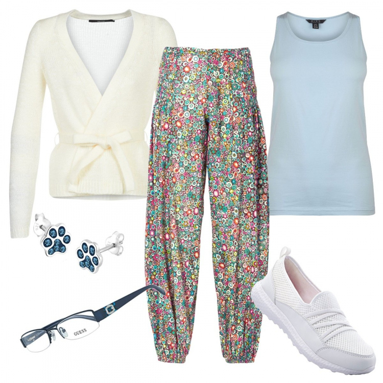 Outfit donna - Video chat con le amiche. Stile Basic per Tutti i giorni. Abbinamento con sneakers, pantaloni, gilet, canottiere, orecchini, occhiali.