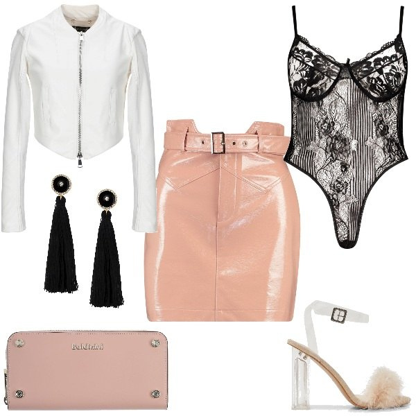 Outfit mujer - Que ganaas de fiestaaaaa!!. Estilo Sexy para Noche/Fiesta elegante. look ideal para Petite. Combinación con cuerpo, minigonna midi carne, sliders con tacco beige, chaquetas, pendientes, portamonete.