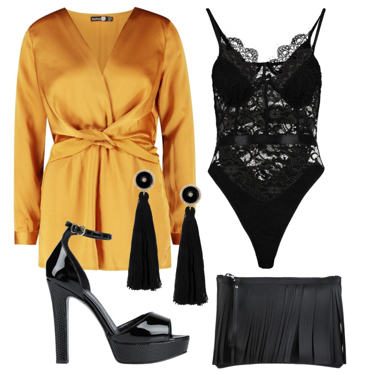 Outfit donna - Sexy #3704. Stile Sexy per Serata fuori. Abbinamento con sandali in pelle, borse a mano, orecchini, tuta corta, body.