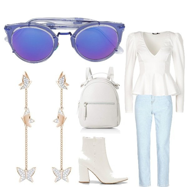 Outfit femme - Blue Butterfly. Style Tendance pour Tous les jours. Assortir avec hauts, bottines, boucles d'oreilles, sac cabas, jeans.