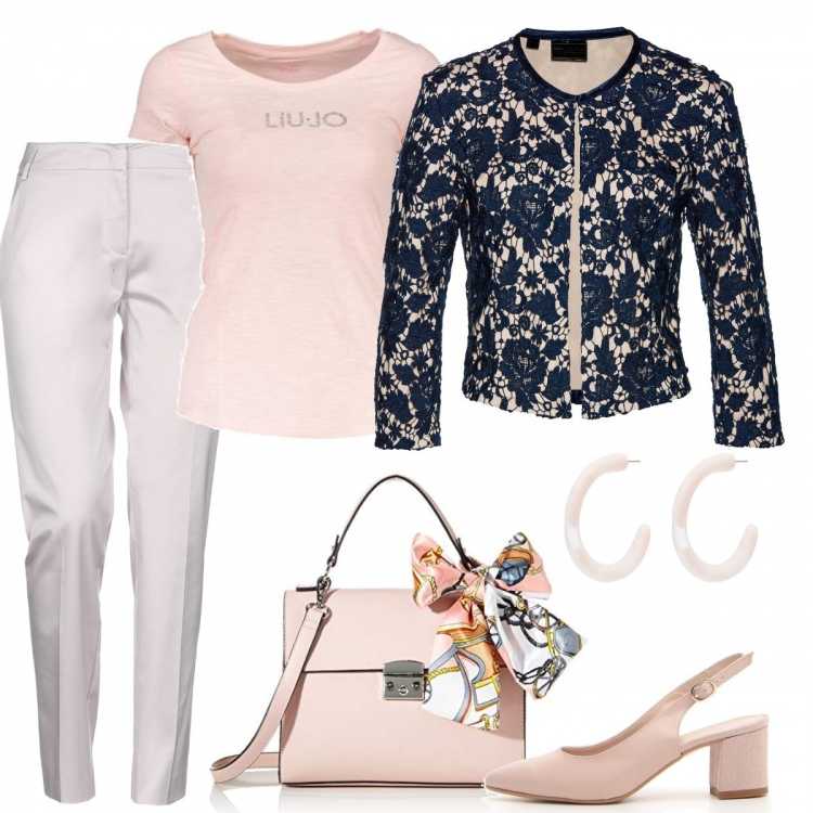 Outfit donna - Un tocco di blu. Stile Trendy per Ufficio. Abbinamento con pantalone lungo, reggiseni push-up, orecchini, t-shirt, décolleté, borse a mano.