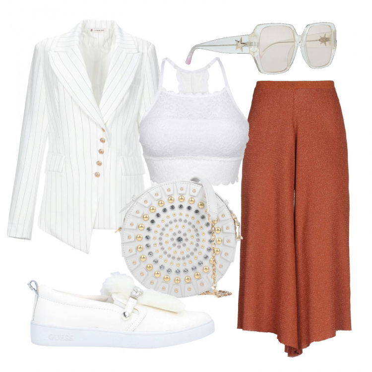Outfit donna - Domenica in centro. Stile Trendy per Tutti i giorni. Abbinamento con reggiseni, sneakers, pantaloni capri, blazer, borse a spalla, occhiali da sole.