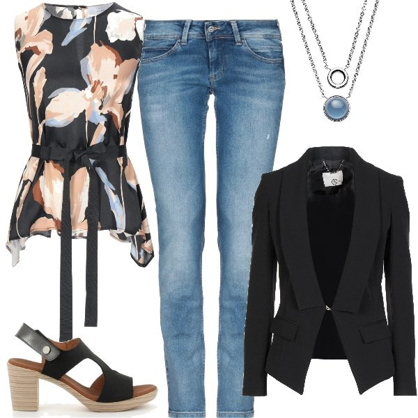 Outfit mujer - Basic #22597. Estilo Basic para Todos los días. Combinación con colgantes, sandalias, top, vaqueros, blazers.