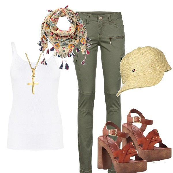 Outfit donna - Cargo look for curvy. Stile Rock per Tutti i giorni. Abbinamento con pantaloni cargo, foulard, sandali, canottiere, ciondoli, cappello con visiera.