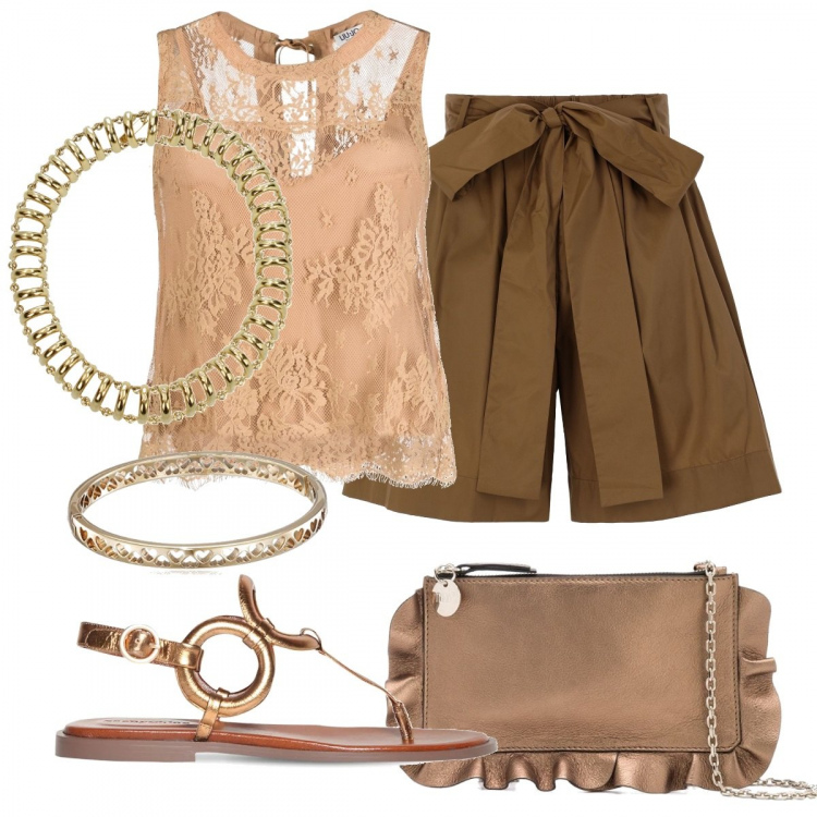 Outfit donna - Chic con il bermuda. Stile Chic per Serata fuori. Abbinamento con bermuda, collane, top, borse a spalla, infradito, braccialetti.