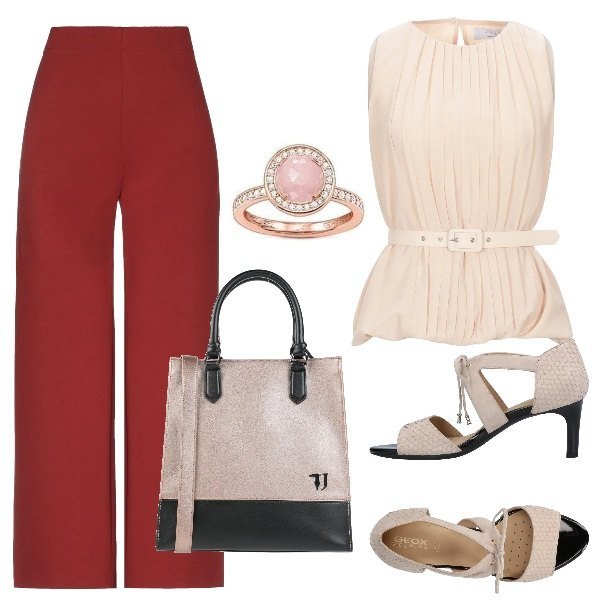 Outfit donna - Trendy in ufficio. Stile Trendy per Ufficio. Abbinamento con sandali col tacco, borsa a mano, top, pantaloni, anelli.