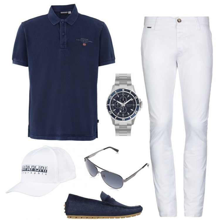 Outfit uomo - Nautical chic in polo blu. Stile Casual per Tutti i giorni. Abbinamento con polo, scarpe stringate, pantaloni, cappelli con visiera, orologi, occhiali da sole.