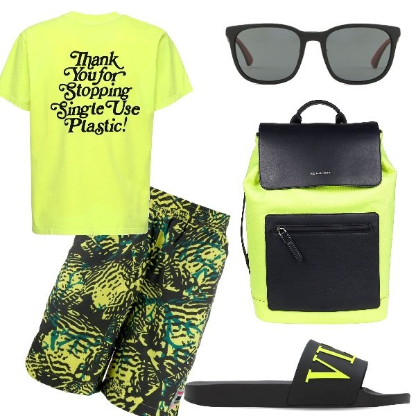Outfit uomo - Total look #668061. Abbinamento con costumi, sandali, borse sportive, t-shirt, occhiali da sole.