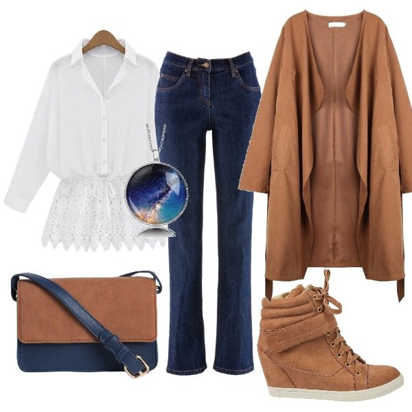 Outfit donna - Western style. Stile Basic per Tutti i giorni. Abbinamento con jeans dritti, blusa con orlo in cotone con pizzo nero, giacca effetto scamosciato in pelle sintetica, borsa a tracolla con fasce marrone.