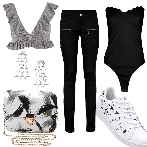 Outfit donna - Sneakers e Stelle. Stile Urban per Tutti i giorni. Abbinamento con pantaloni cargo, borsa a tracolla nero, orecchini pendenti farfalla.