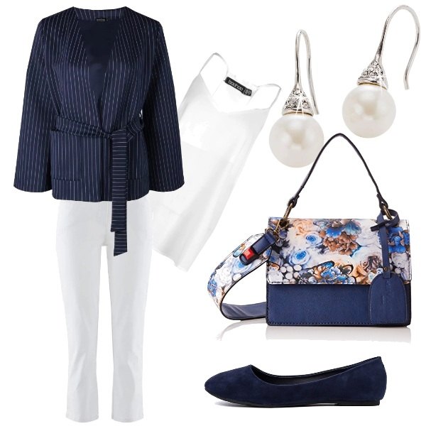 Outfit donna - Gessato blu. Stile Urban per Ufficio. Abbinamento con pantaloni, orecchini, ballerine effetto scamosciato in pelle sintetica blu scuro.