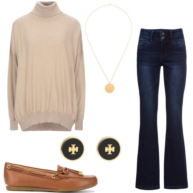 Outfit donna - Outfit con mocassino. Stile Trendy per Tutti i giorni. Abbinamento con jeans bootcut, pullovers, ciondoli, mocassini, orecchini.
