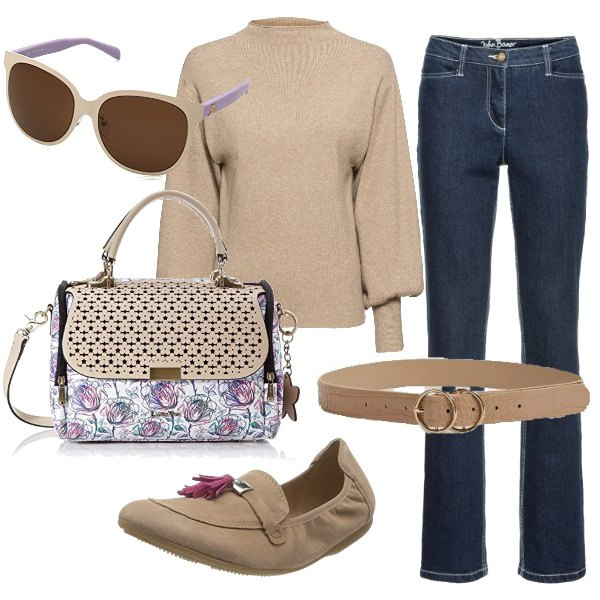 Outfit donna - Beige & jeans romantic casual. Stile Urban per Tutti i giorni. Abbinamento con maglieria, jeans dritti, cinture, mocassini, borse a mano, occhiali da sole.