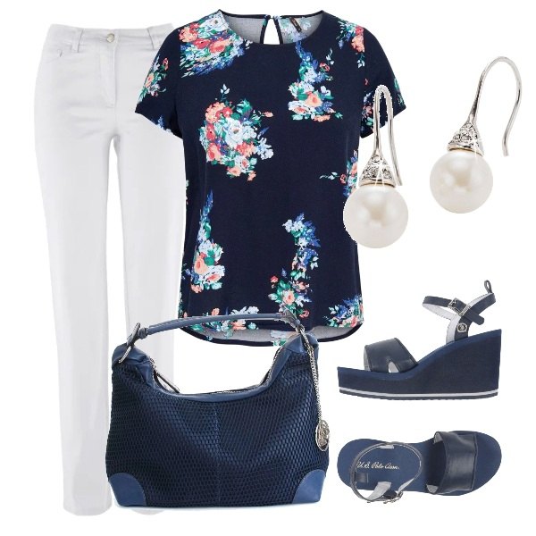 Outfit donna - Maglia fiorata. Stile Basic per Ufficio. Abbinamento con pantaloni, orecchini.