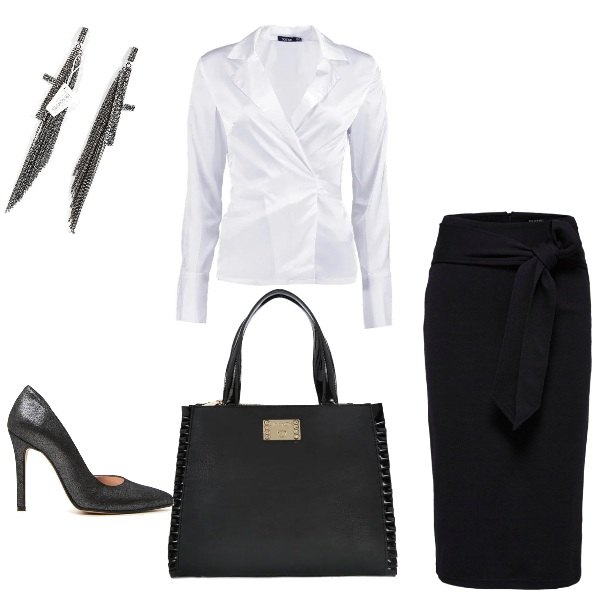 Outfit donna - Work look. Stile Urban per Ufficio. Abbinamento con décolleté, gonna midi wrap con spacco nero.