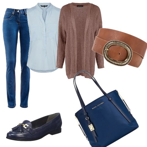 Outfit donna - A spasso per la città. Stile Basic per Tutti i giorni. Abbinamento con jeans dritti, cintura forma ovale con fibbia marrone, camicia loose fit senza maniche con tasche blu.