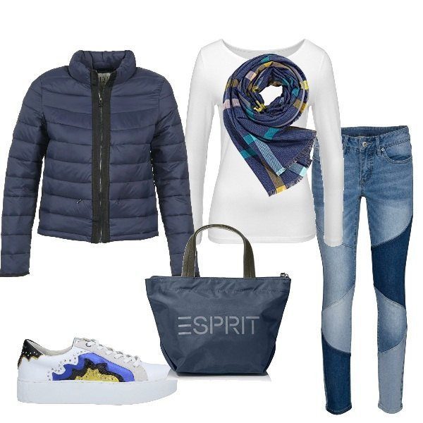 Outfit donna - Una passeggiata nella mia citta\'. Stile Basic per Tutti i giorni. Abbinamento con sneakers, t-shirt sportive, jeans skinny, piumini, borse a mano, sciarpe.