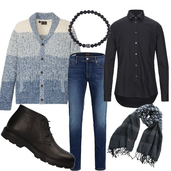 Outfit uomo - Jeans e camicia nera. Stile Casual per Tutti i giorni. Abbinamento con stivali e stivaletti, braccialetti, camicie, sciarpe, cardigans, jeans.