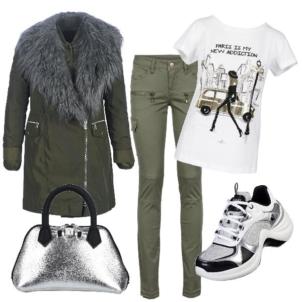Outfit donna - Cargo green sneakers e parka trendy. Stile Trendy per Tutti i giorni. Abbinamento con pantaloni cargo, borse a mano, parka, t-shirt, sneakers.