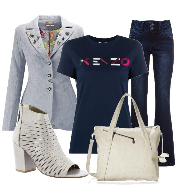 Outfit donna - La maglietta sotto la giacca. Stile Basic per Tutti i giorni. Abbinamento con jeans bootcut, stivaletti, t-shirt, blazer, borse a spalla.
