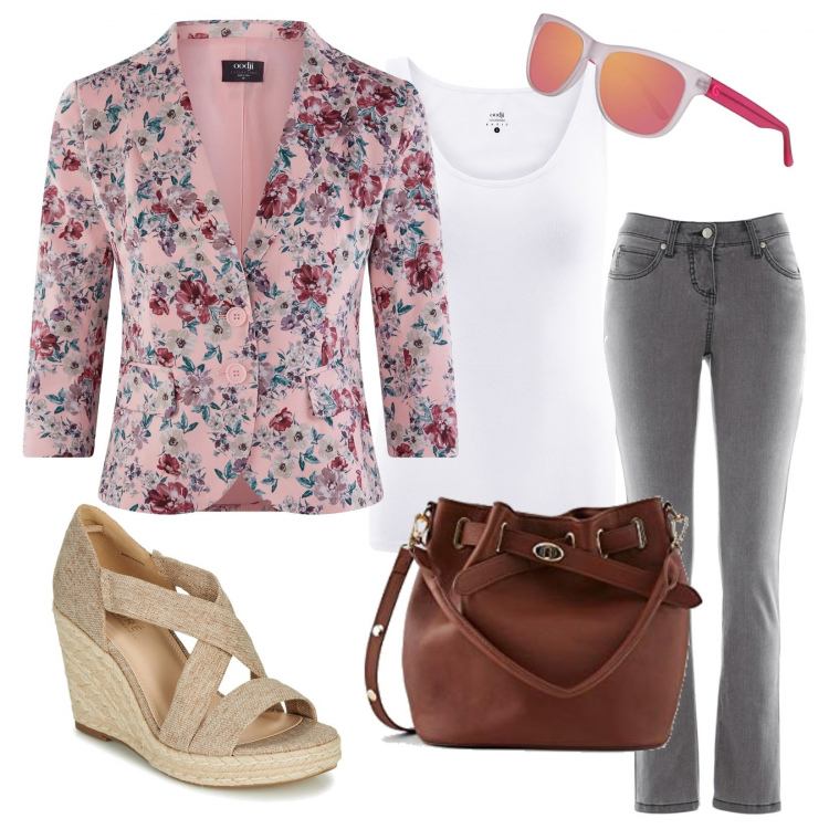Outfit donna - Sento già la primavera. Stile Trendy per Tutti i giorni. Abbinamento con jeans slim fit, décolleté, blazer, borse a secchiello, canottiere, occhiali da sole.