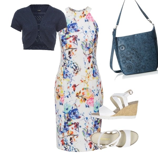 Outfit donna - Basic #6606. Stile Basic per Tutti i giorni. Abbinamento con sandali col tacco, vestito fantasia floreale con scollo bianco, bolero fantasia con punta tonda in in maglia blu.
