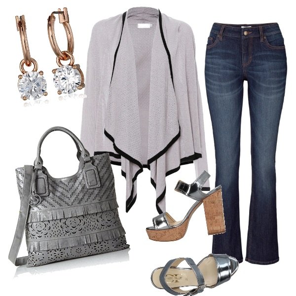 Outfit donna - Le zeppe metallizzate. Stile Urban per Tutti i giorni. Abbinamento con jeans bootcut, borsa a spalla con zip grigio.