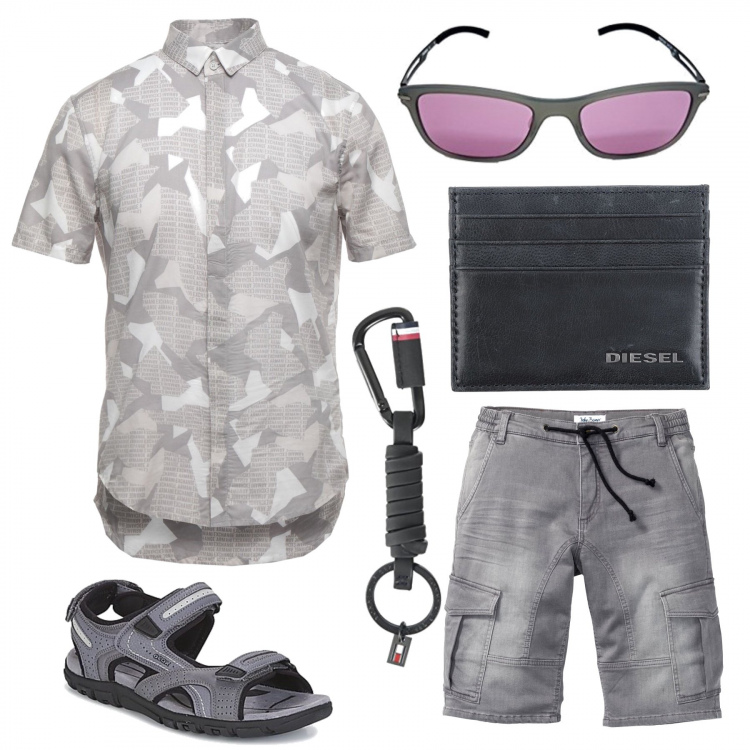 Outfit uomo - Estate. Stile Casual per Tutti i giorni. Abbinamento con bermuda, camicie a manica corta, portafogli, sandali, portachiavi, occhiali da sole.