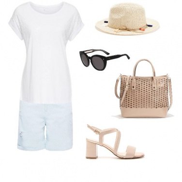 Outfit The tourist