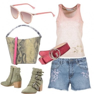 Outfit Shorts e stivaletti