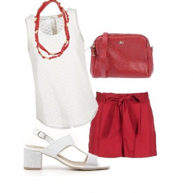 Outfit Pantaloncino con fiocco