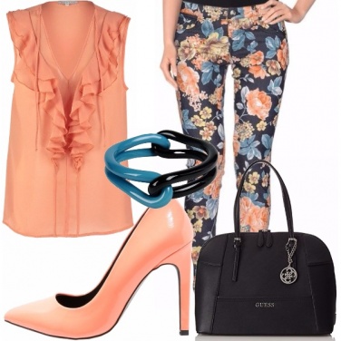 Outfit Salmone e fiori
