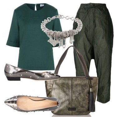 Outfit Verde e borchie