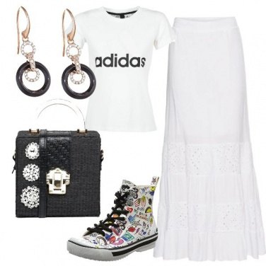 Outfit Gonnellone e sneakers fumetto