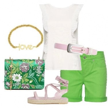 Outfit Romantica in shorts