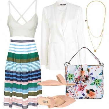 Outfit Crop top sulla gonna a pieghe