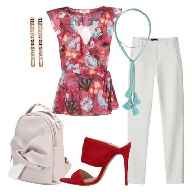 Outfit Lo zainetto con nodo e perle