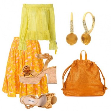 Outfit I sandali color oro