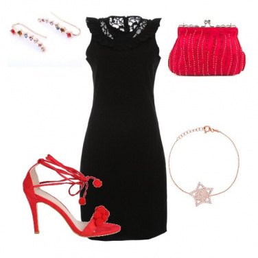 Outfit Tubino nero e sandali rossi.