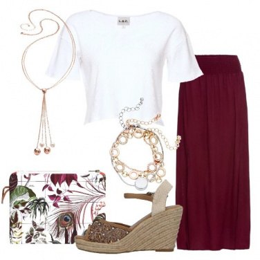 Outfit T-shirt corta e pochette floreale