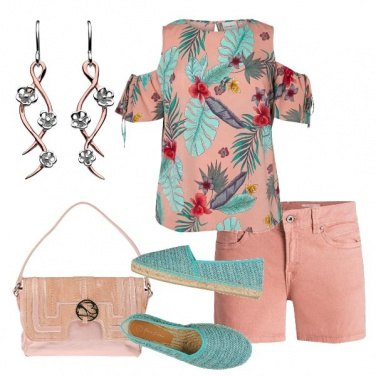 Outfit Blusa in fantasia ed espadrillas