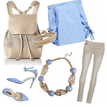Outfit Light blue in the city