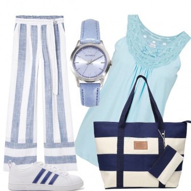 Outfit A righe bianche e blu