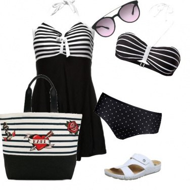 Outfit Al mare con righe e pois