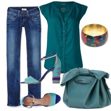 Outfit Denim e tacco comodo