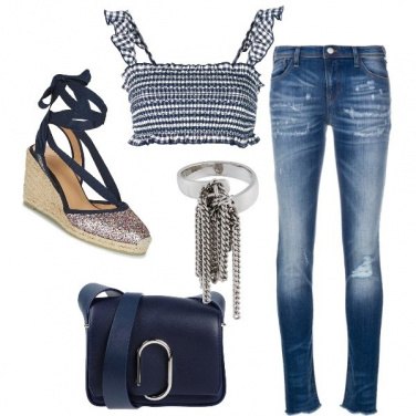 Outfit Top blu in fantasia