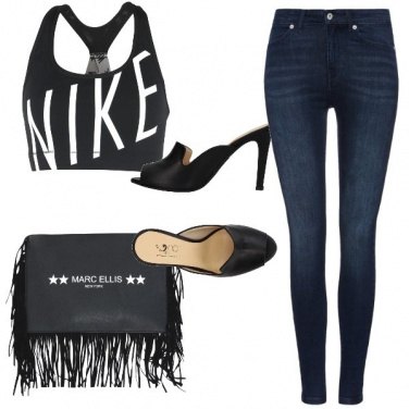 Outfit Il top sportivo diventa sexy