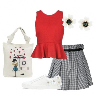Outfit Shorts vicky e blusa rossa