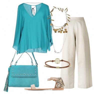 Outfit Turchese e sabbia