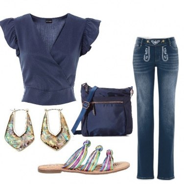 Outfit Jeans dritti Donna: 26 Outfit Donna | Bantoa